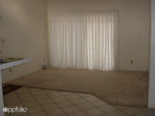 Foto del edificio - 25031 Peachland Ave