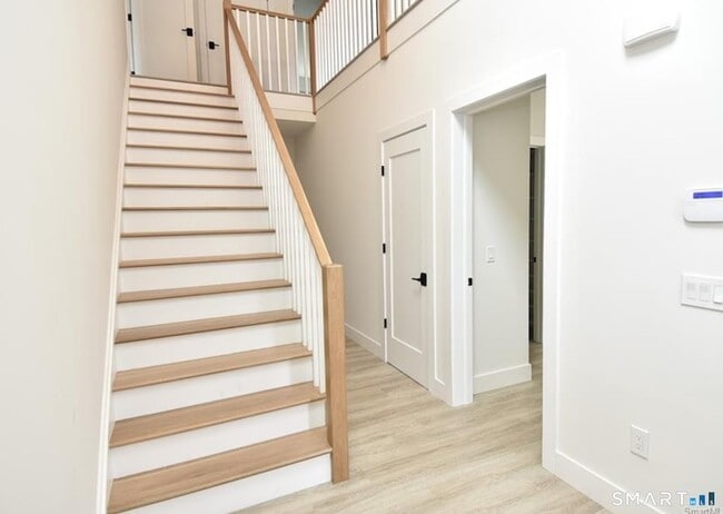 Building Photo - 125 Richards Ave