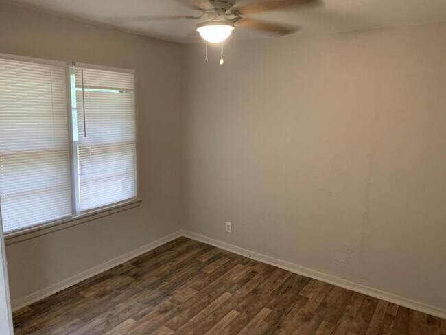 Photo - 1540 NE 39th St House