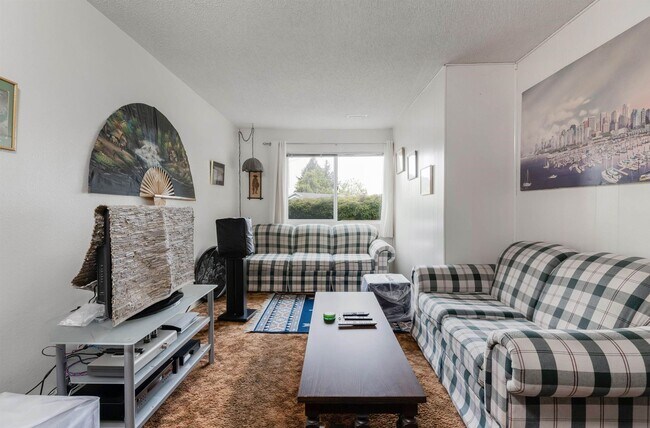 Photo du bâtiment - 14032 Kalmar Rd