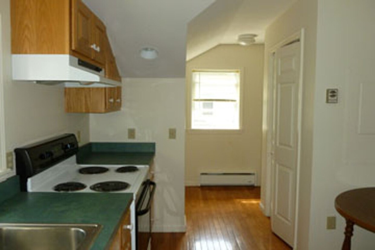 Primary Photo - Pine St - 011