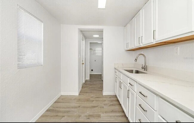 Foto del edificio - 4214 E Palifox St