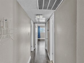 Building Photo - 7044 S Dairy Ashford Rd