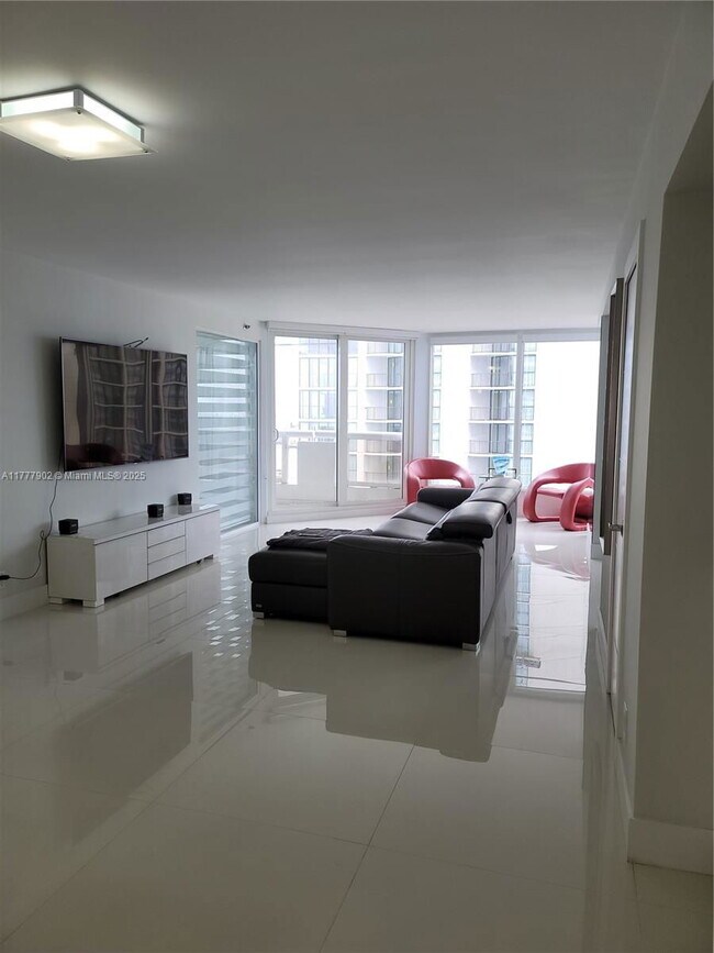 Foto del edificio - 1717 N Bayshore Dr