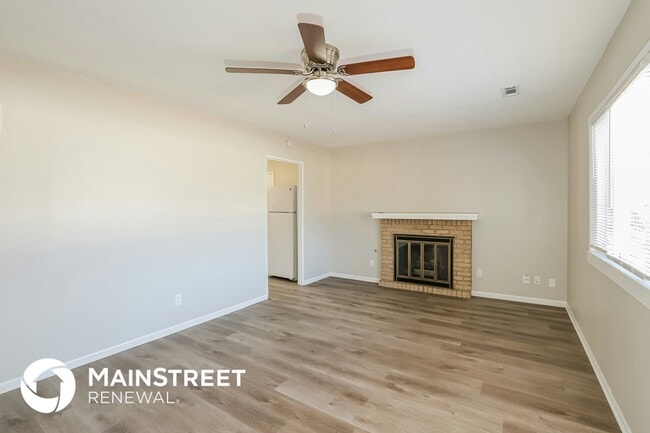 Building Photo - 2403 NE Pursell Rd