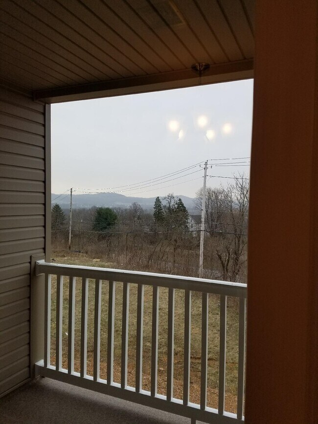 Foto del edificio - Hummelstown, 2 Bedroom 2 Bath Garden Home!