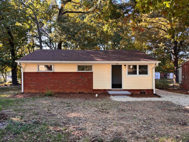 Building Photo - 1813 Blain St