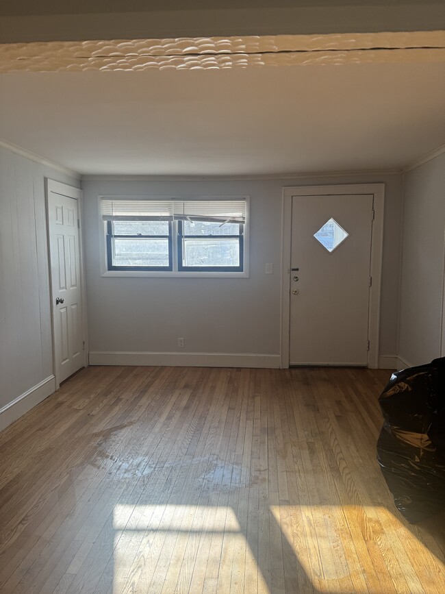 Building Photo - 70 Highlawn St