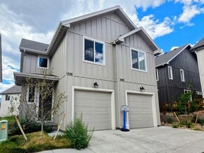 Building Photo - 1546 Sparton Grv