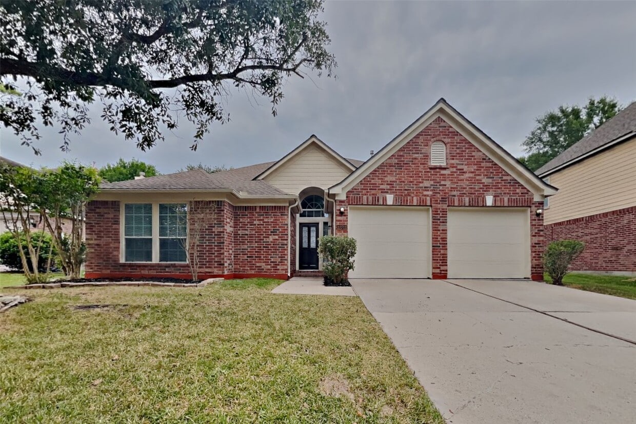Primary Photo - 12711 Cedar Grove Ct