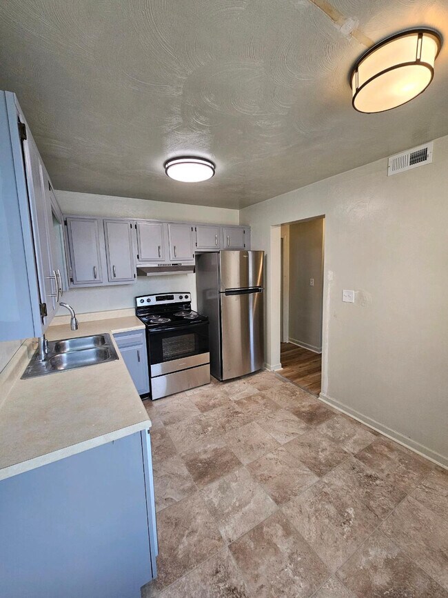 Foto del edificio - 1222-1224 Maple Ave SW