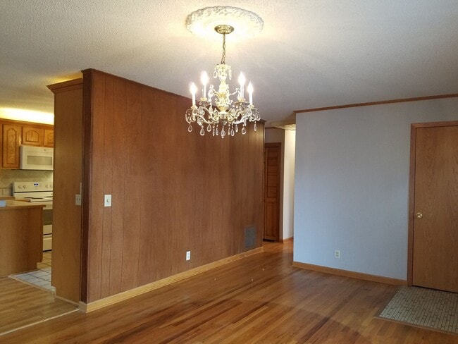 Building Photo - 3542 S Bonn St