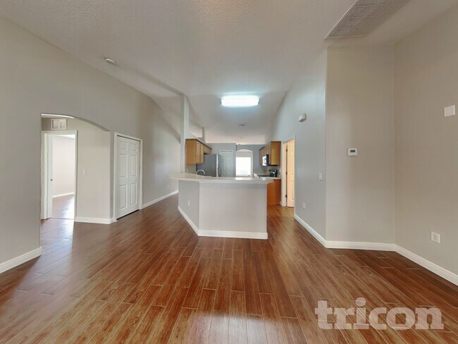 Building Photo - 2020 Nobleton Ave