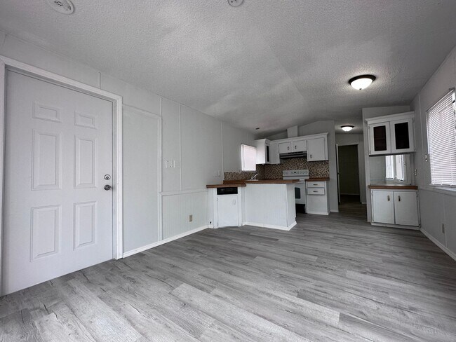 Foto del edificio - 1Bed/1Bath **RENT TO OWN OPPORTUNITY**