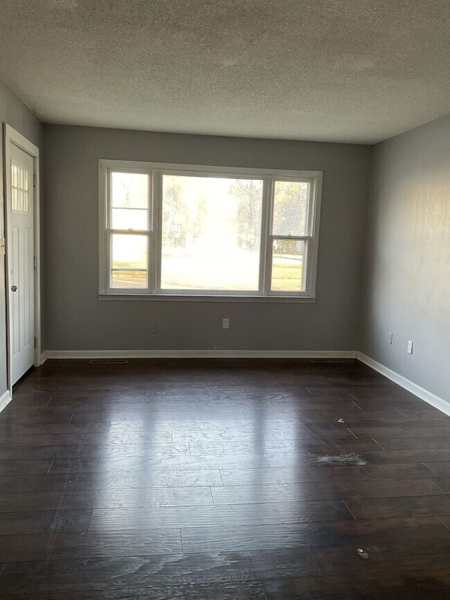 Foto del edificio - 801-803 Rouse Duplex