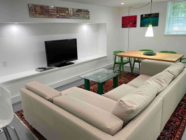 Foto del edificio - 1566 N Morningside Dr NE