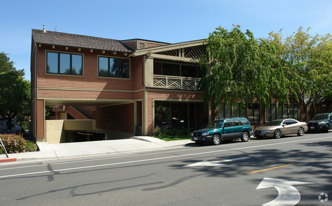 Building Photo - Loyola Plaza