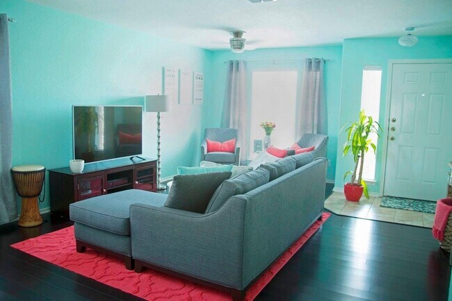 Foto del edificio - 333 Diana Dr