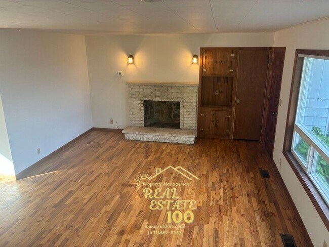 Foto del edificio - 928 SW Bay View Ln