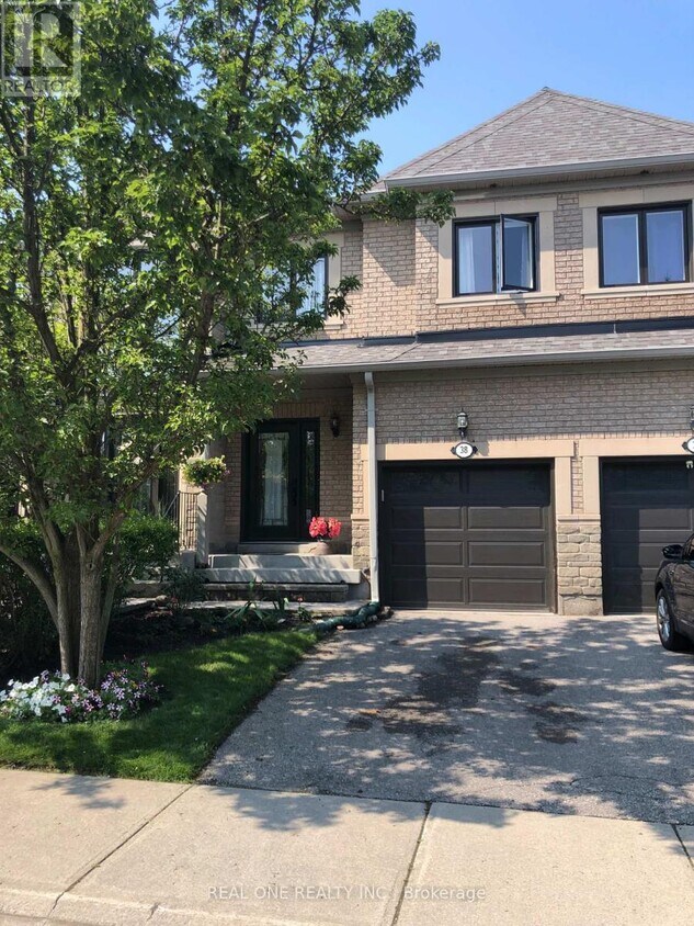 Photo principale - 2250-2250 Rockingham Dr