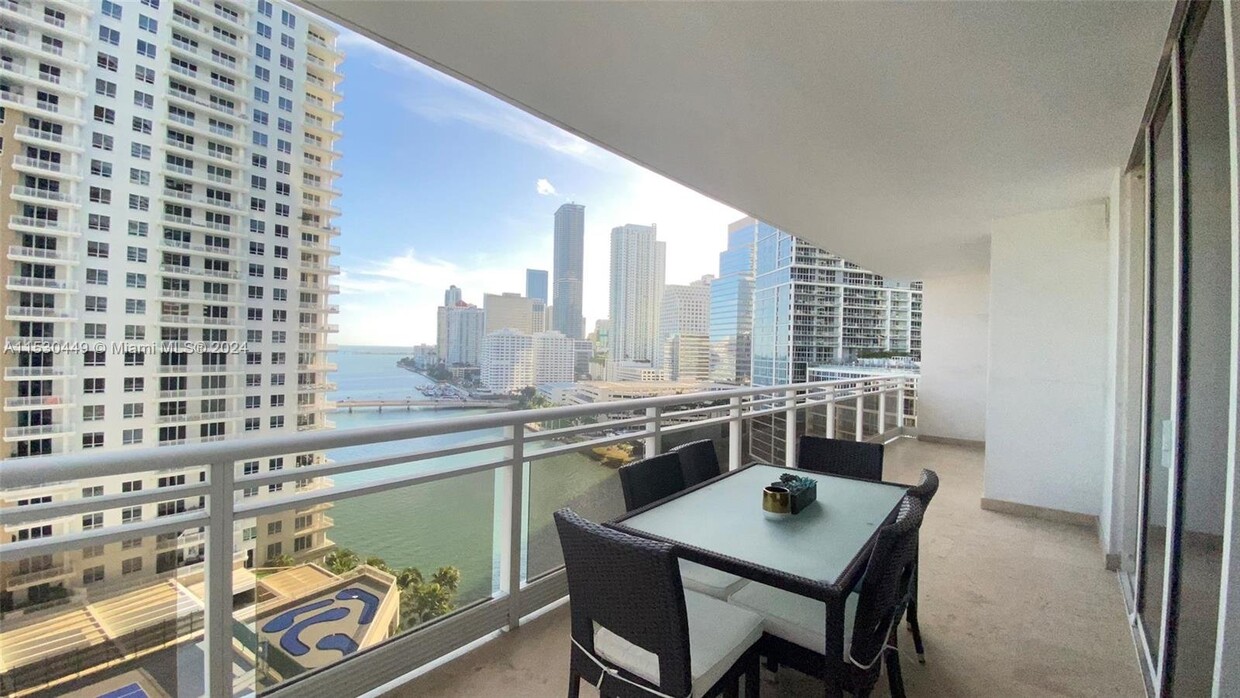 Foto principal - 901 Brickell Key Blvd