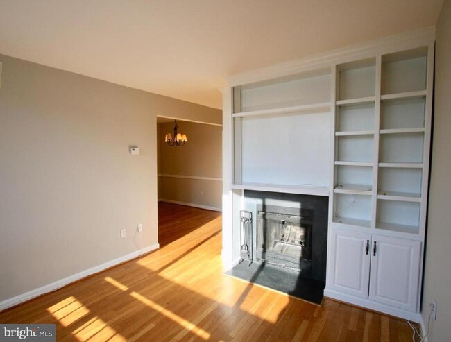 Foto del edificio - 2610 Tunlaw Rd NW