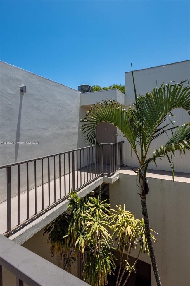 Foto del edificio - 20350 W Country Club Dr