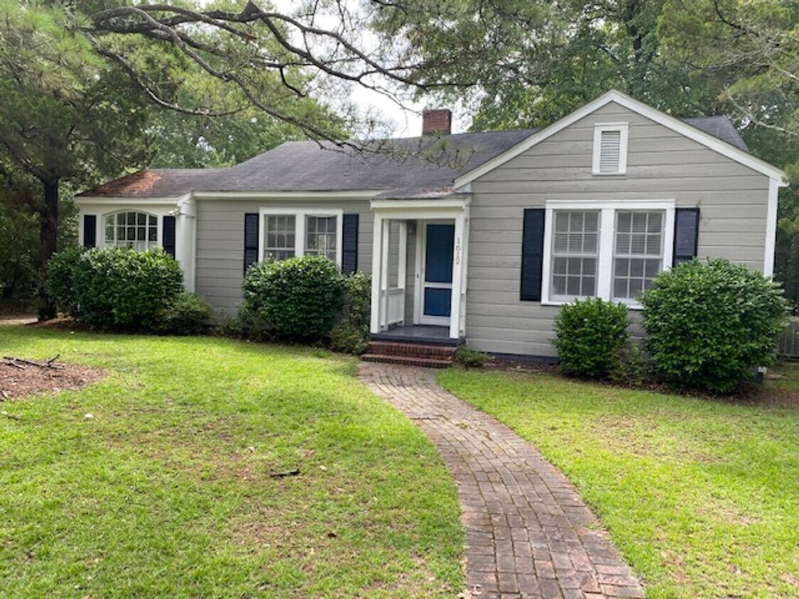 Foto principal - Charming House in Forest Acres!