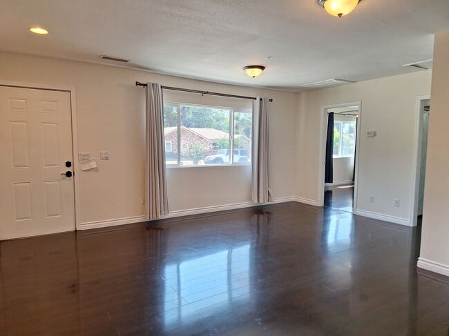 Building Photo - 2541 Gardi St