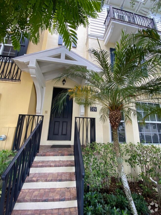 Building Photo - 319 Flamingo Dr