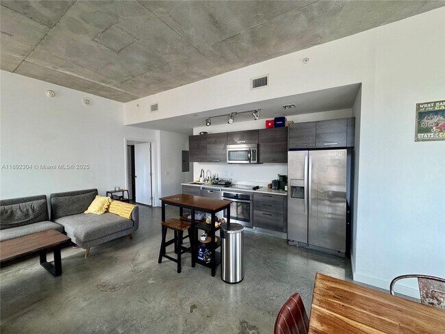 Foto del edificio - 151 SE 1st St