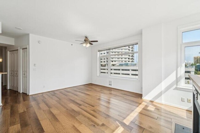 Foto del edificio - 2 bedroom in Seattle WA 98121
