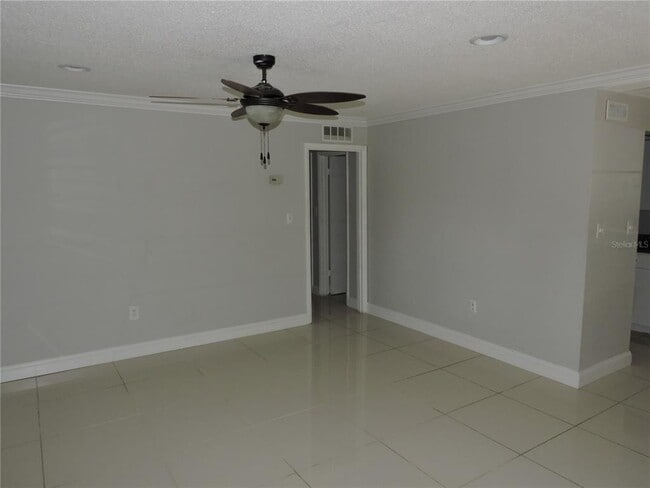 Building Photo - 851 Miles Ave