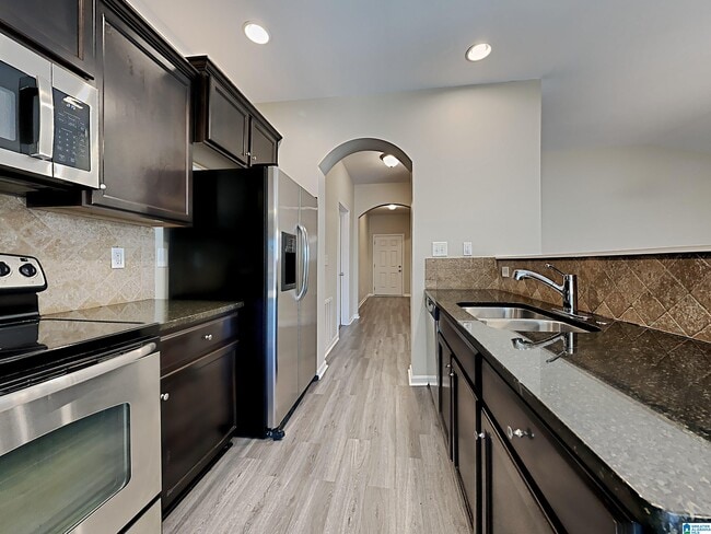 Building Photo - 50 Briar Rdg Ln
