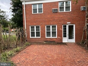 Building Photo - 3134 Martha Custis Dr