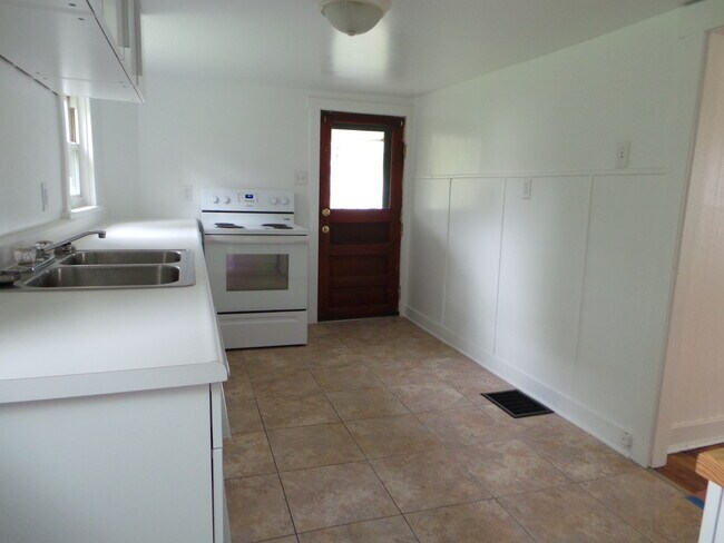 Building Photo - Lovely 1 bedroom home for rent $675/month