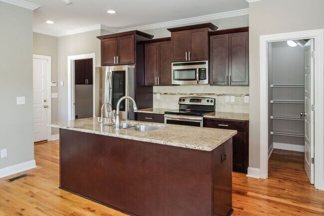 Foto del edificio - 182 Hollington Dr NE