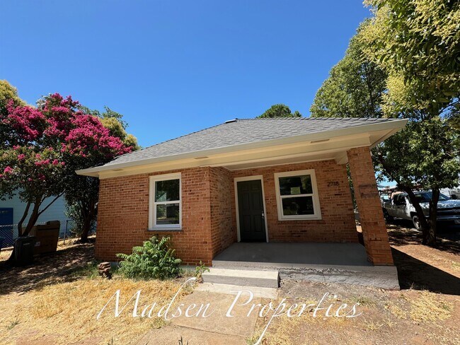 Building Photo - 2718 Brown Ave