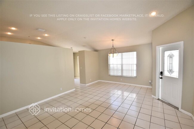 Foto del edificio - 18351 NW 8th St