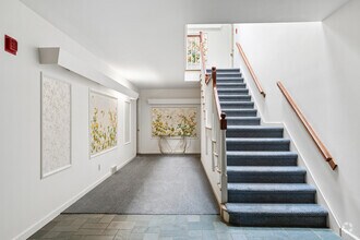 Lobby - Lexington Green