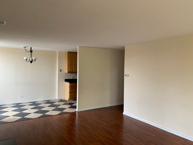 Foto del edificio - 1811 Four Lakes Ave