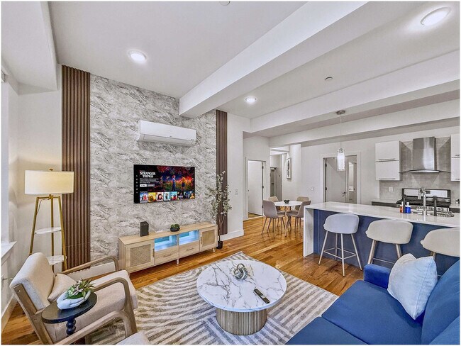 Building Photo - 236 W Thompson St