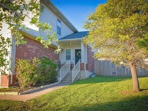 Building Photo - 928 Sally Lunn Way