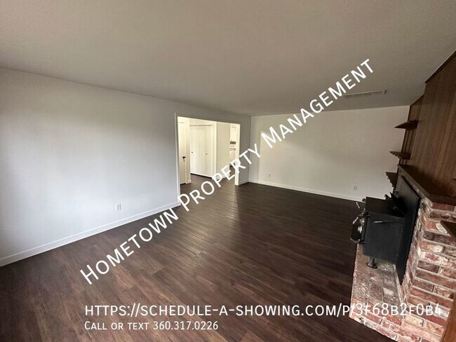 Building Photo - 3 Bedroom, 1.5 Bath Rambler in Great Locat...