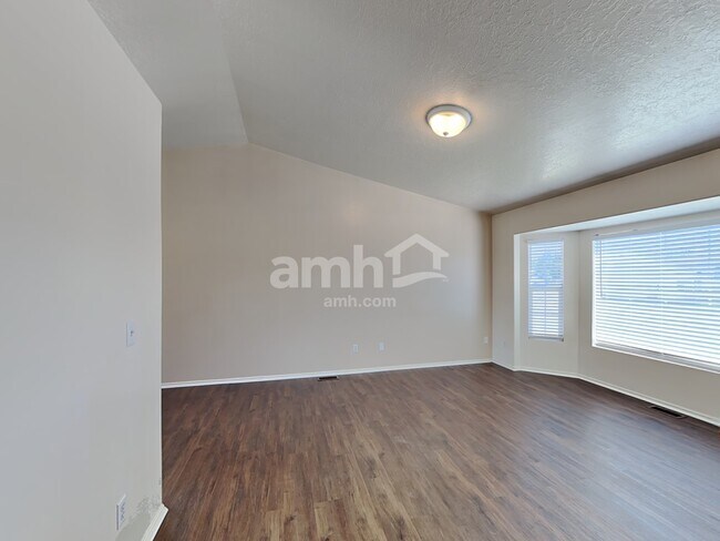 Building Photo - 2144 W 1520 N