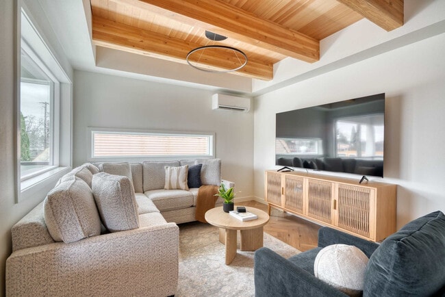 Foto del edificio - 5022 NE 26th Ave