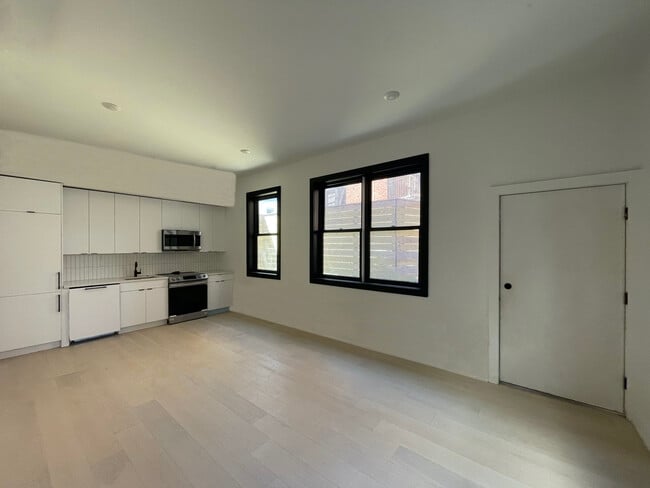 Building Photo - 2414-16 Frankford Ave