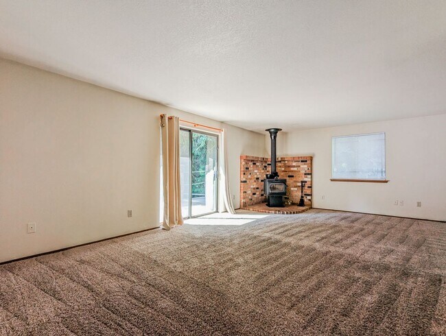Foto del edificio - Charming 3 bed, 1.5 bath country rambler i...