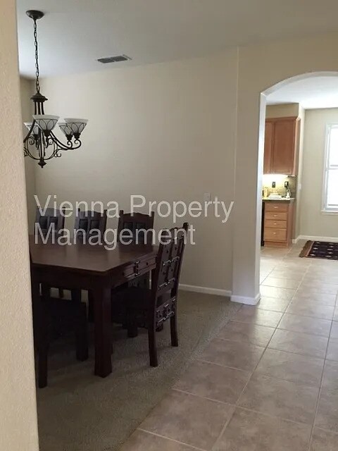 Foto del edificio - 6768 Maple Creek Dr