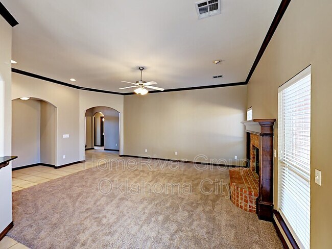 Foto del edificio - 14004 Hunter Jackson Dr